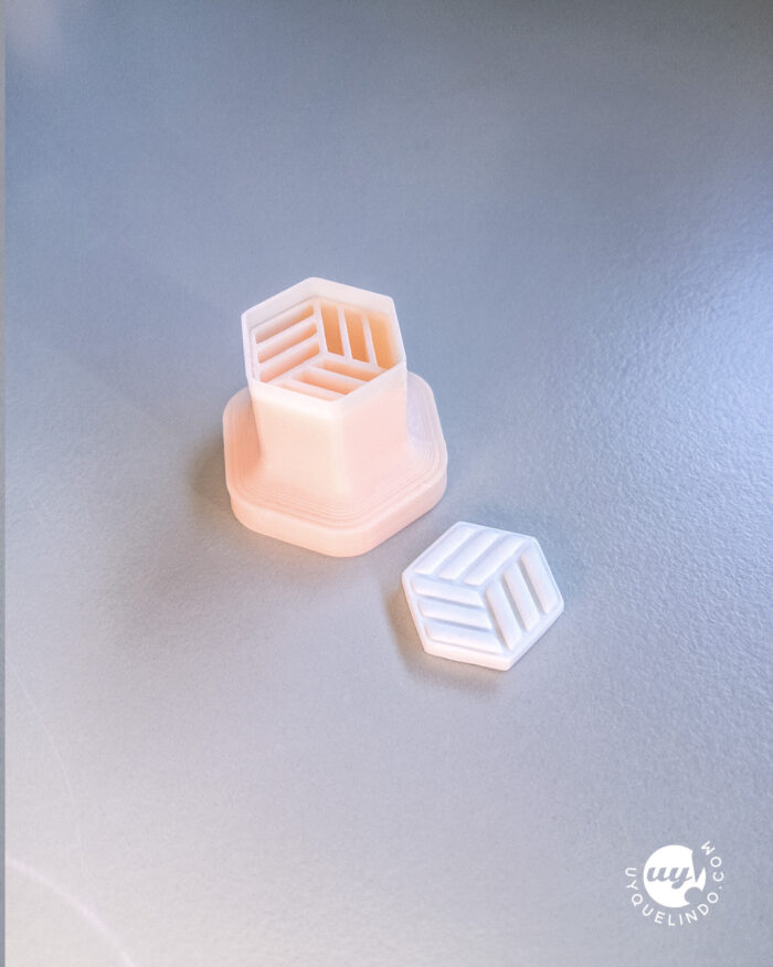 Optical mini cube cutter