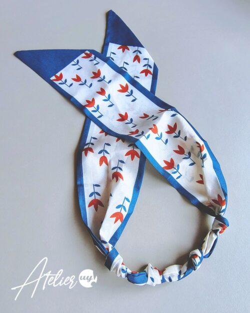 Collar de tela anudada para charms